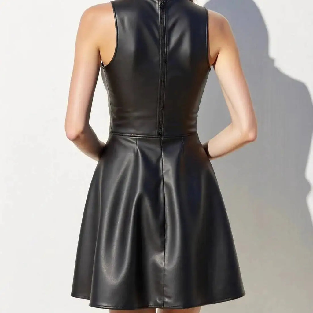 2025 New Women's Fashion Sexy Slim A-line Dress Round Neck Sleeveless Waist-cinching PU Leather Dress