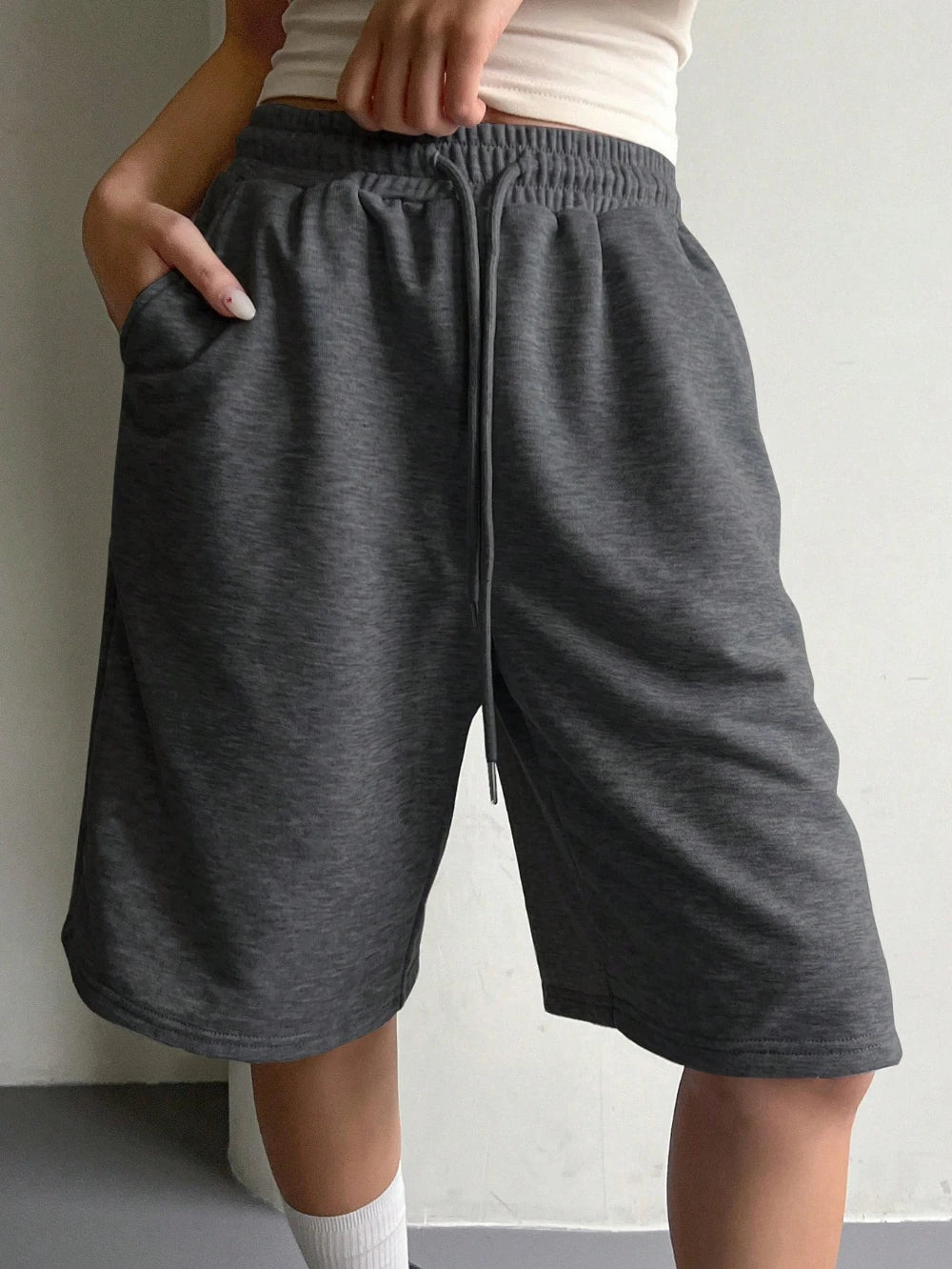 Women's Casual Versatile Stretch Drawstring Waist Loose Shorts Summer Sweater Shorts Fashionable Loose Sports Pants
