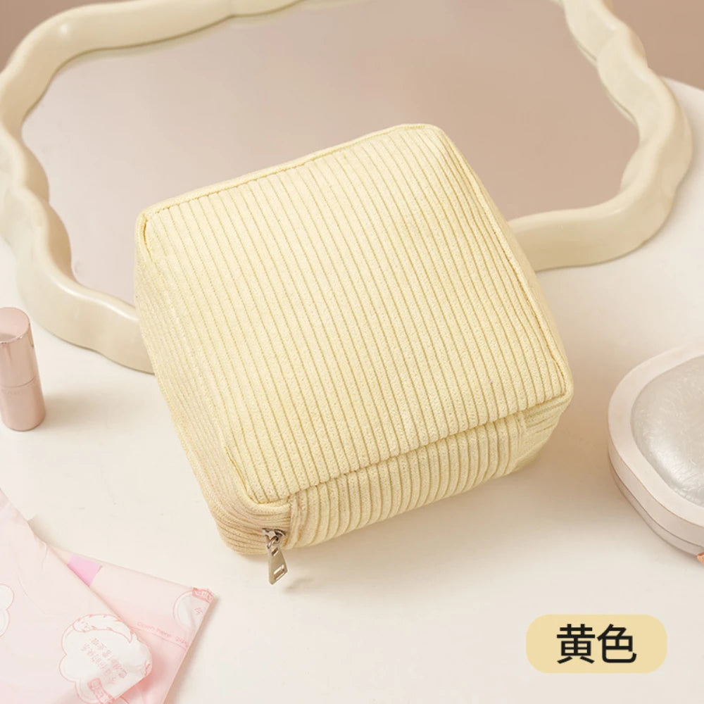 Mini Toiletry Bag, Emergency Bag Aesthetic Cosmetic Bag Small Make-Up Sanitary Napkin Made of Corduroy Makeup Bag for Women