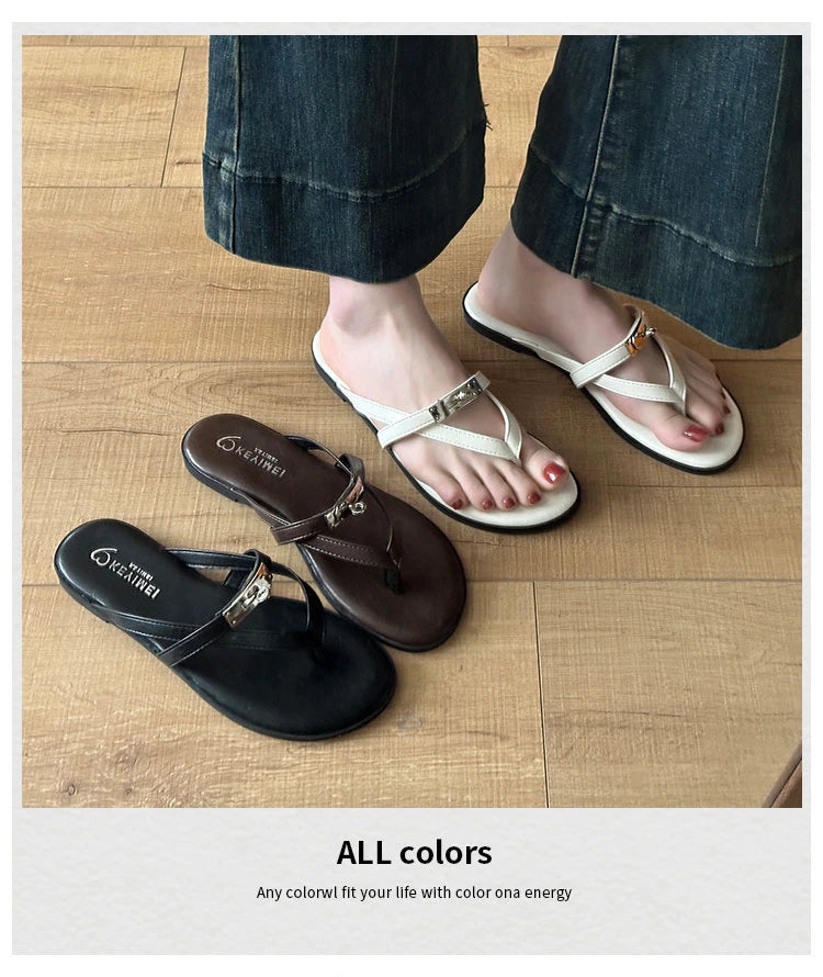 2026 New Fashion Casual Slip-On Flat Bottom Sandals with Lock Buckle for Beach Vacation Women Breathable Comfortable PU Leather