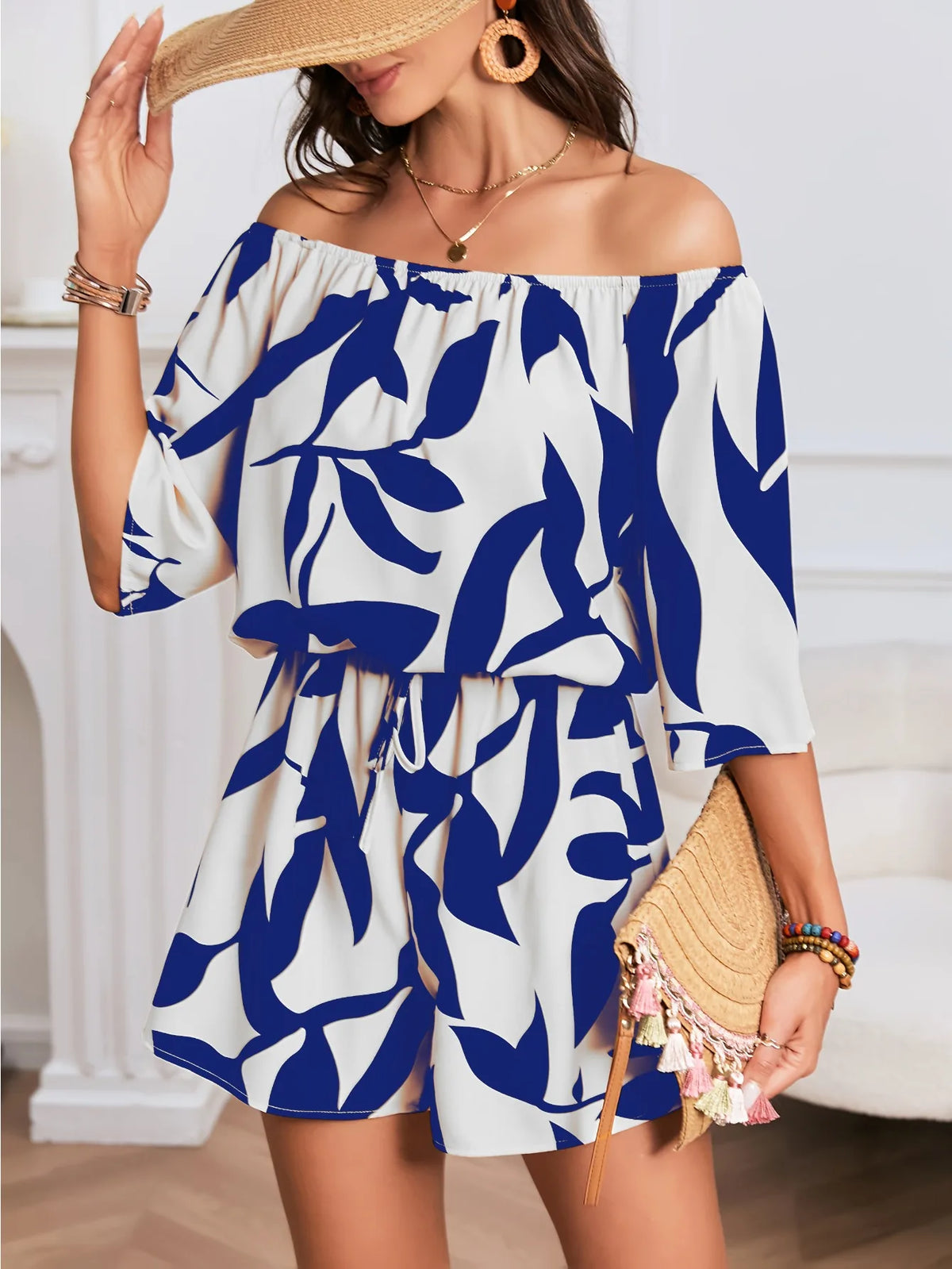 1 piece of sexy one-shoulder summer jumpsuit, comfortable and soft fabric, simple and elegant style