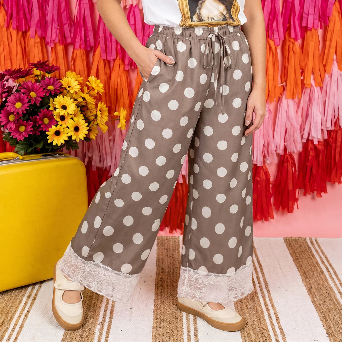 Women Y2K Retro Polka Dot Pants Lace Hem Elastic High Waist Drawstring Loose Fit Trousers Sweet French Style Vacation Bottoms