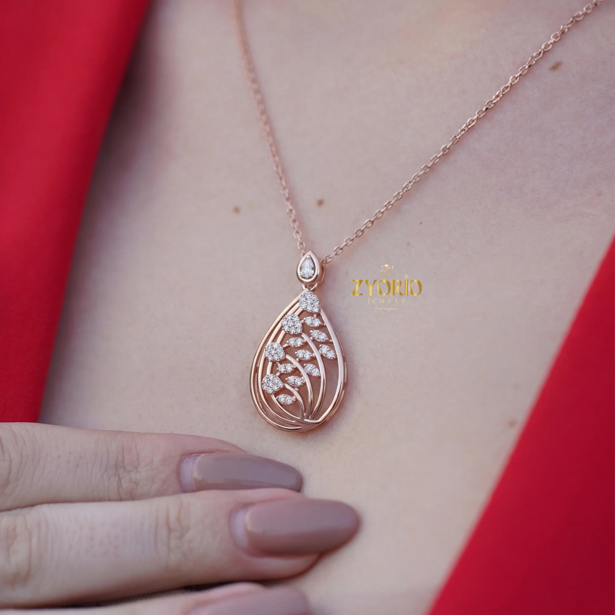 Luxury 14K 18K Gold Leaf Diamond Pendant Necklace for Women, Elegant Teardrop Nature Design Link Chain Jewelry for Engagement