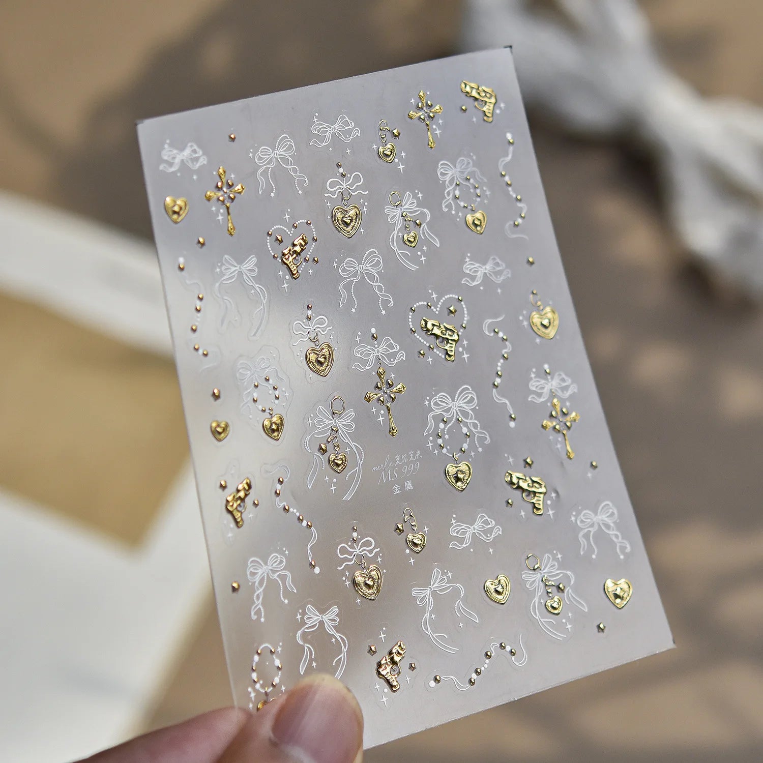 Cute Shiny Stars Chain Nail Stickers Gold and Silver Wavy Star Lines Self Adhesive Nail Stickers for Summer Nail Art Decoration