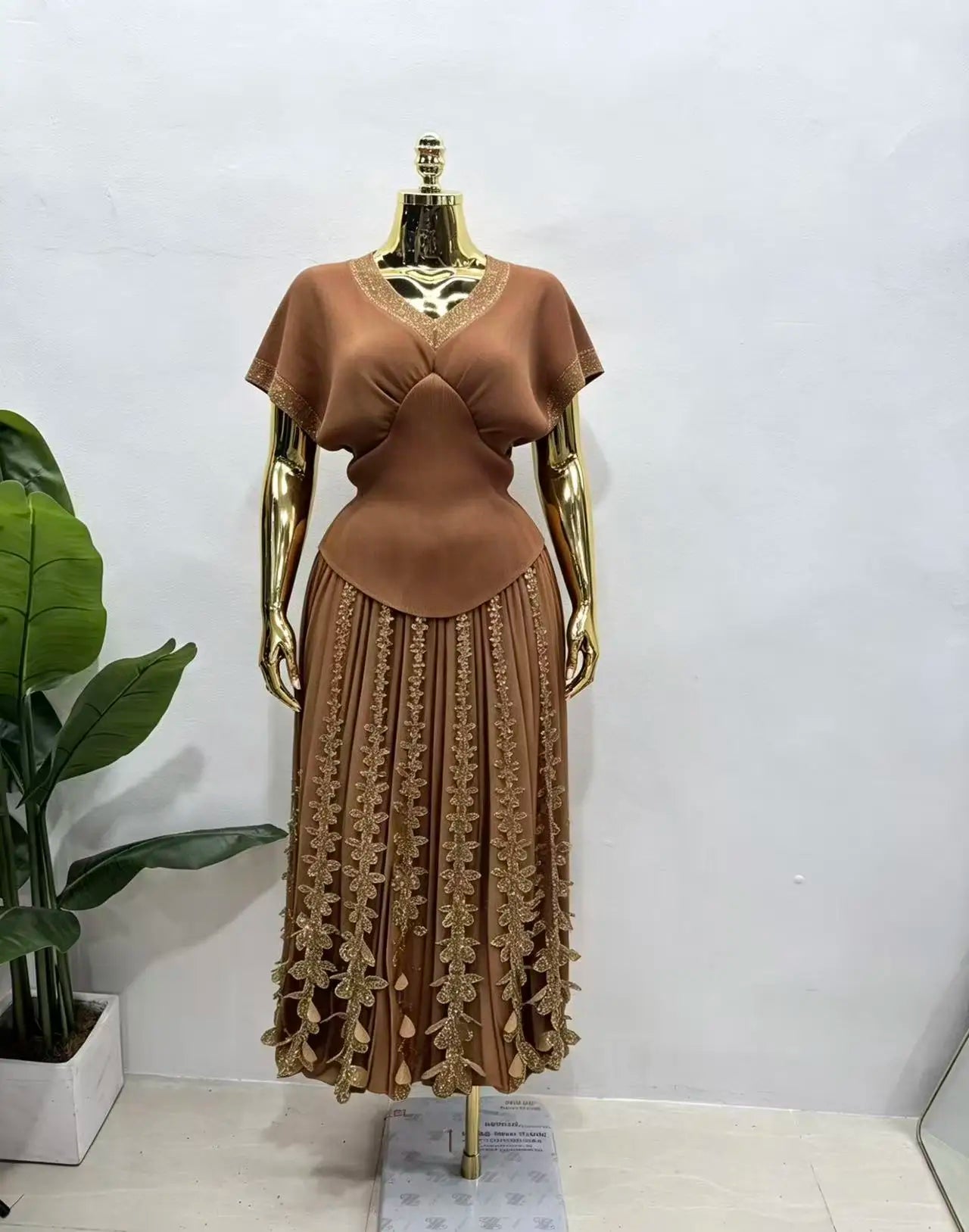 2026 Spring and Summer Retro High Waist and Thin Bronzing Suit  V-neck Bat Sleeve Versatile T-shirt Skirt Two-piece Suit Women