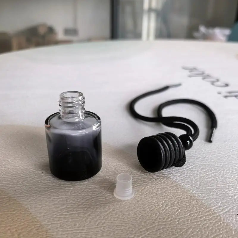 【M】1Pcs Black Cap Dyed Cylinder Empty Bottle Car Essential Oil Diffuser Fragrance Air Freshener Scent Perfume Bottle Ornament