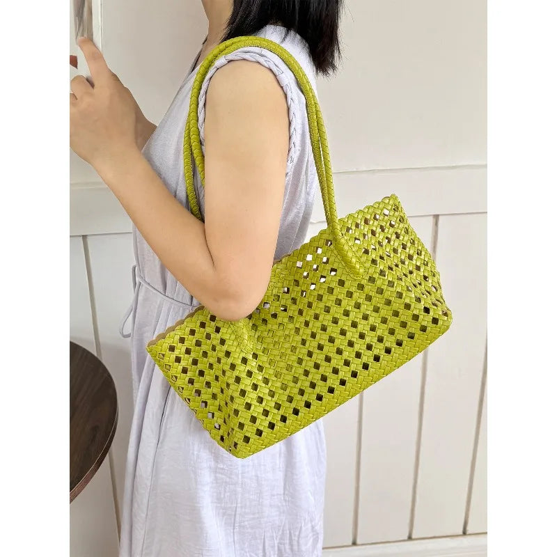 2026 New Fashion Hollow Out Woven Tote Bag for Women Large Capacity Commute Single Shoulder Handbag for Summer