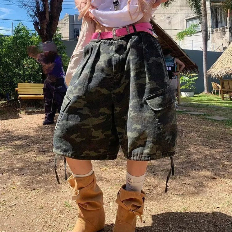 American Vintage Camouflage Print Denim Calf-Length Pants Women Streetwear Y2k Retro Versatile Lace-Up Cropped Jeans 2026