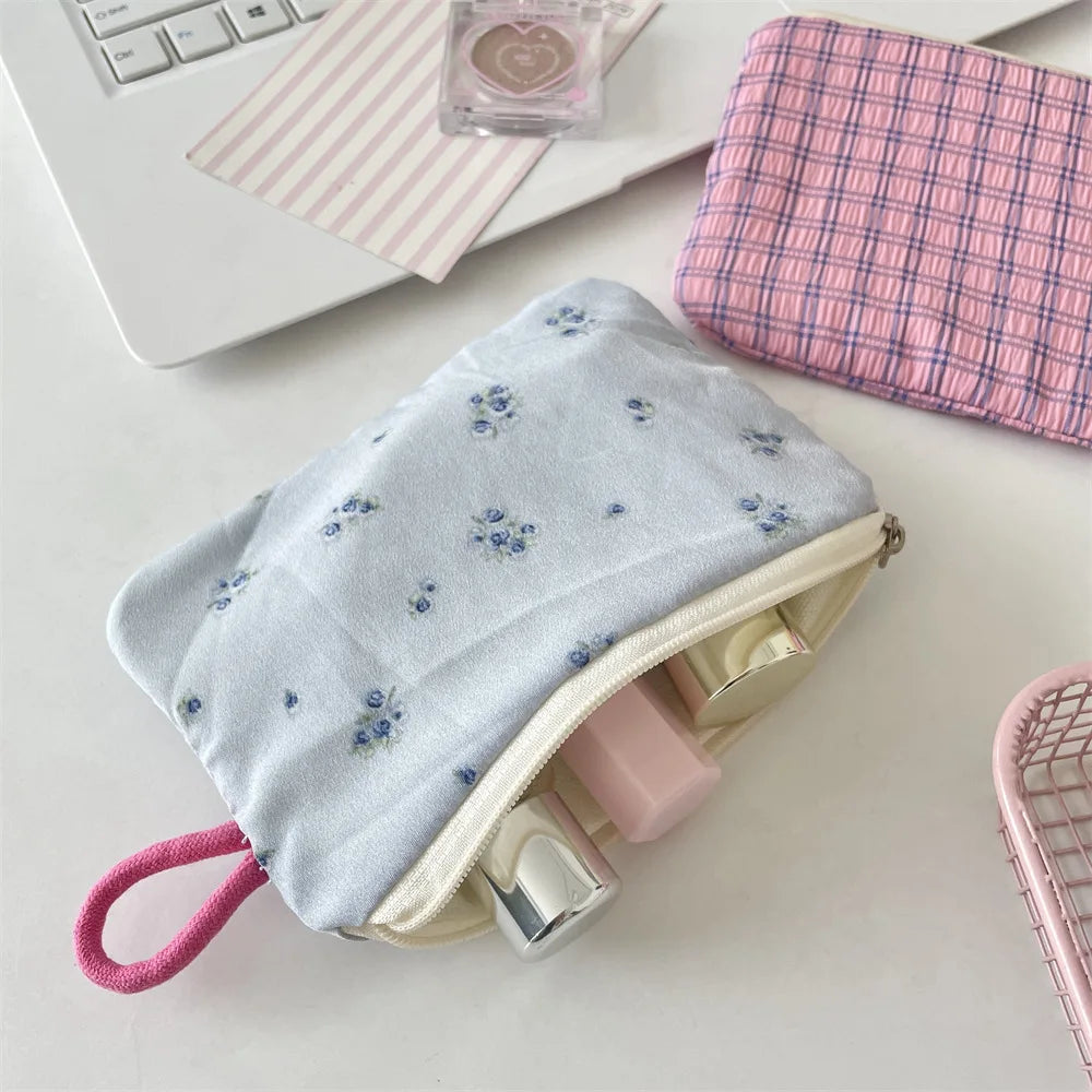 women's Coin Purses Korean Floral Countryside Style Sweet Kawaii Coin Purses Portable Lipstick ID Key Storage Bag Cosmetic Bag