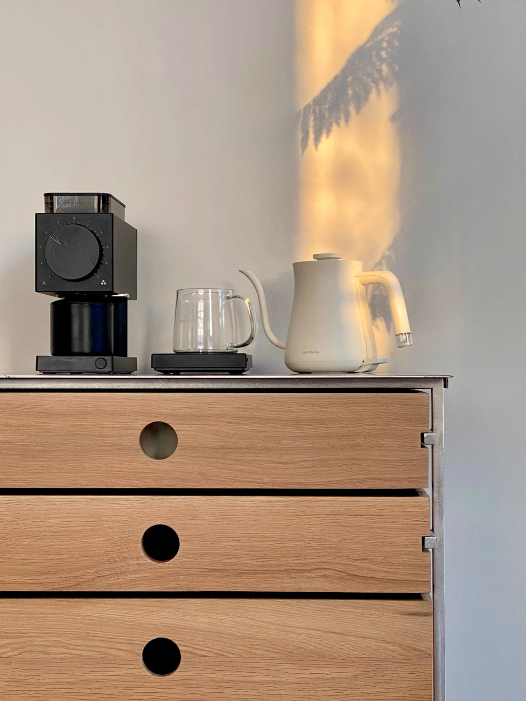 X Nordic Original Oak Chest Cabinet, Log Dining Side Storage Cabinet, Minimalist Stainless Steel Multi-functional Cabinet
