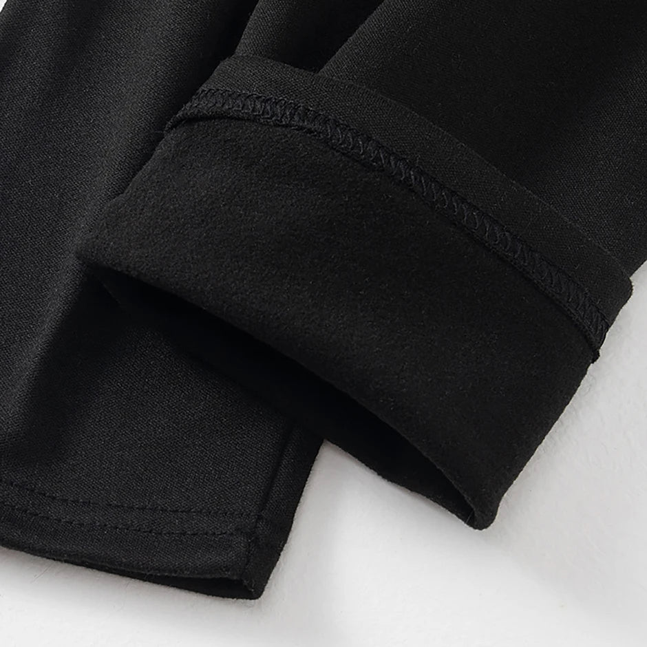 2-piece Men's Autumn/Winter Black Fashionable Versatile Warm Base Set Youth Round Neck Long Sleeved T-shirt Elastic Waisted Pant
