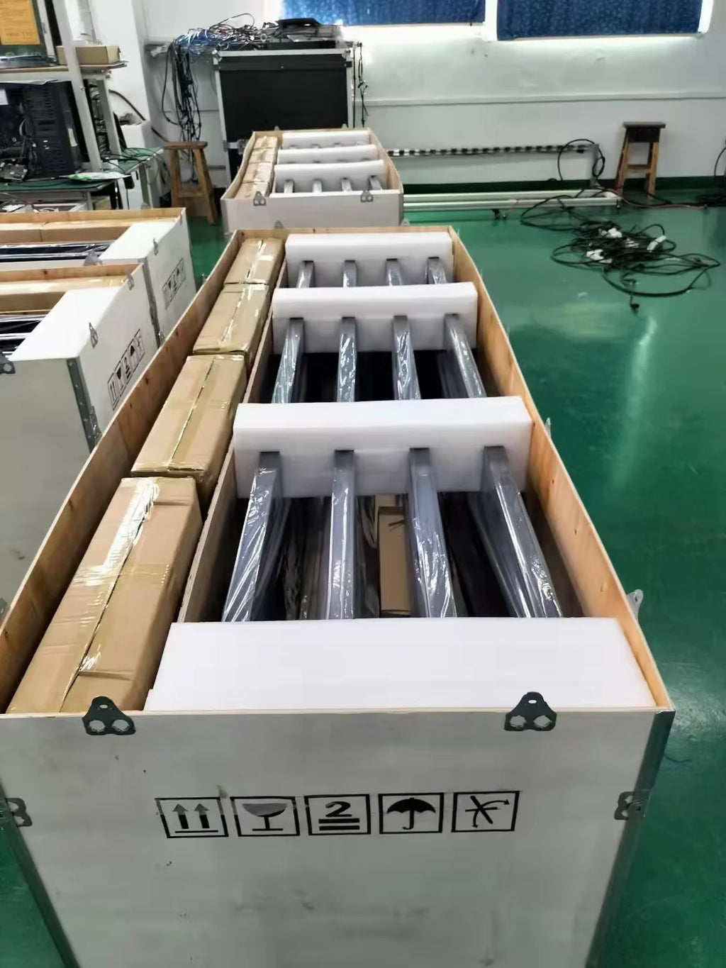 Factory Direct HD Foldable P1.25 P1.5 P1.8 P2.5 Indoor LED Poster Display Screen GOB for Shopping Mall Standing LED Poster