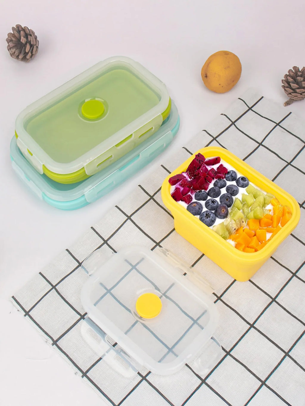 3 Pack Collapsible Silicone Food Storage Container, Lunch Boxes with Clip-on Lid, Stackable, Space Saving, Dishwasher Safe