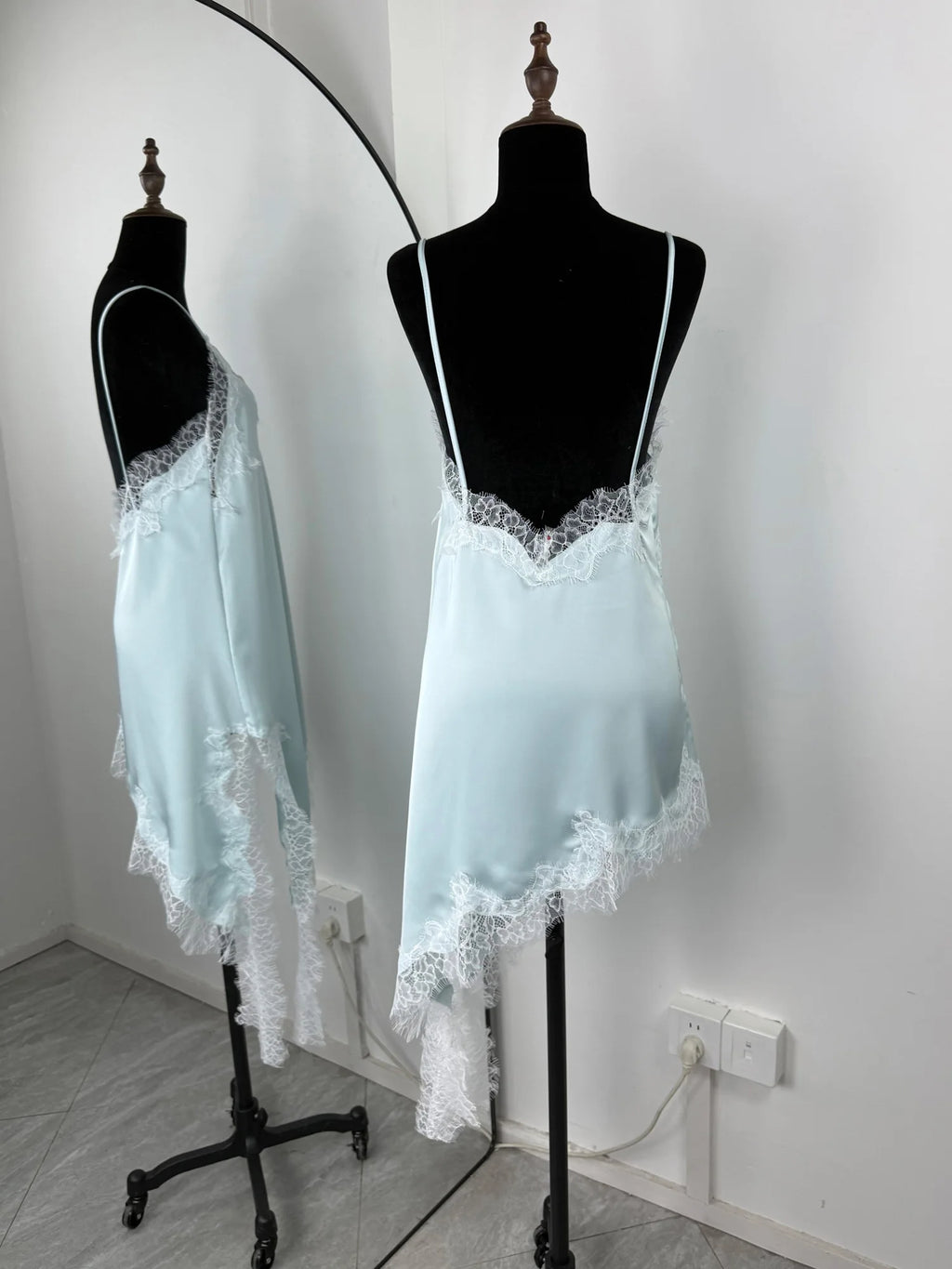 Tuularose Women's Lace Spaghetti Strap Dress Sexy Sleeveless Lace Patchwork Asymmetrical Dress Summer Party Looks Elegant Dress