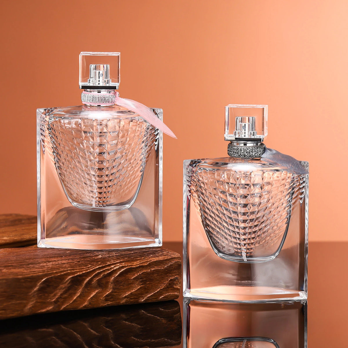 Bayonet Perfume Bottle 75ml Fish Scale Bottle with Silk Scarf Cap Transparent Glass Cosmetic Dispensing Empty Bottle