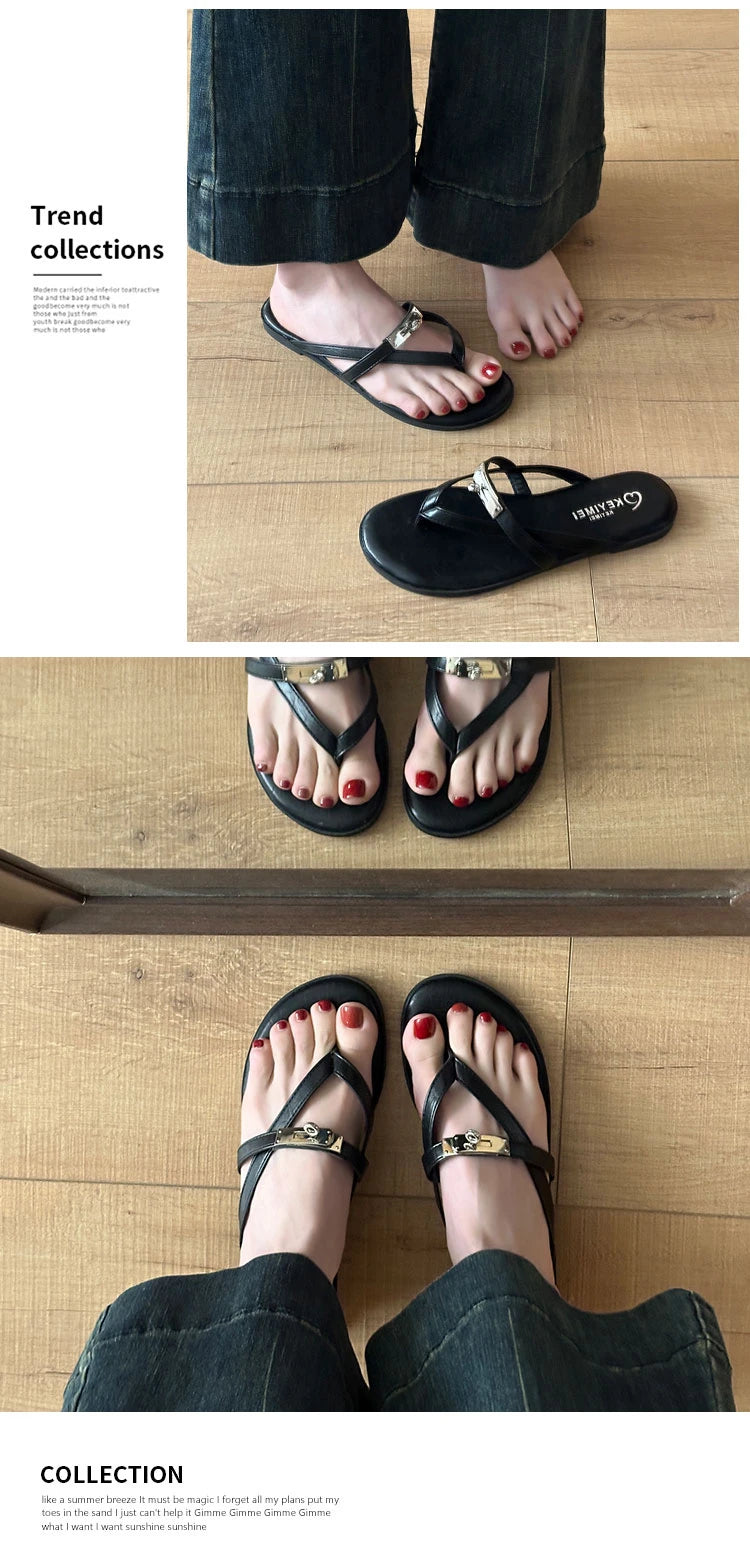 2026 New Fashion Casual Slip-On Flat Bottom Sandals with Lock Buckle for Beach Vacation Women Breathable Comfortable PU Leather