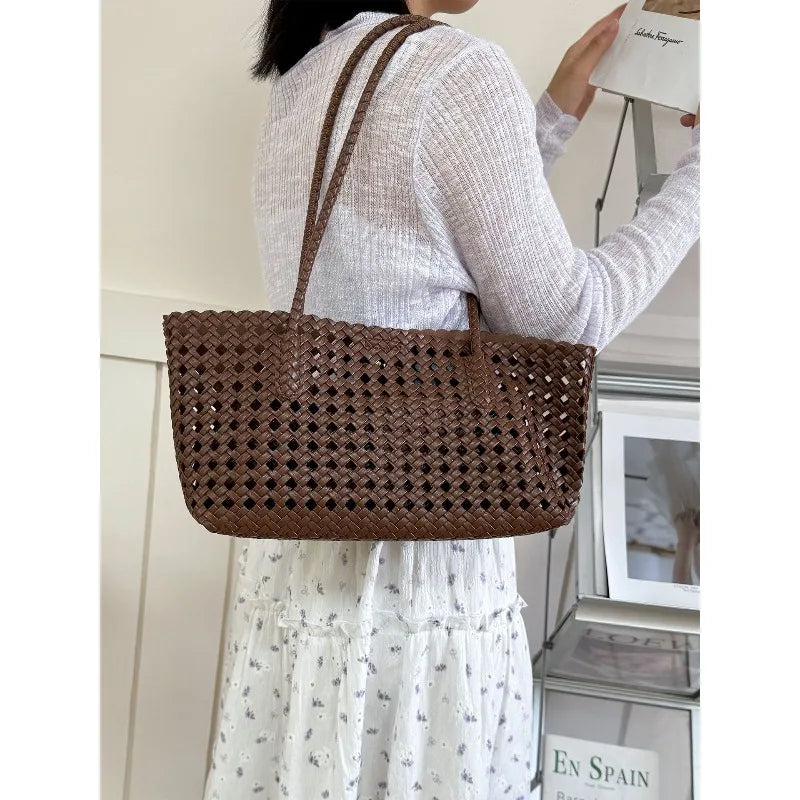 2026 New Fashion Hollow Out Woven Tote Bag for Women Large Capacity Commute Single Shoulder Handbag for Summer