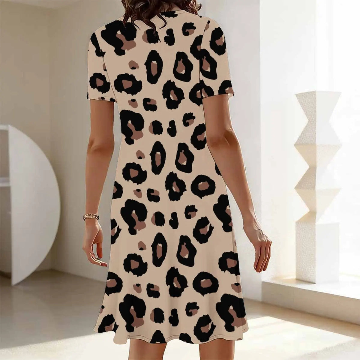 Women's Classic Leopard Print Short Sleeve Round Neck Midi Dress Loose Casual A Line Daily Wear Dress