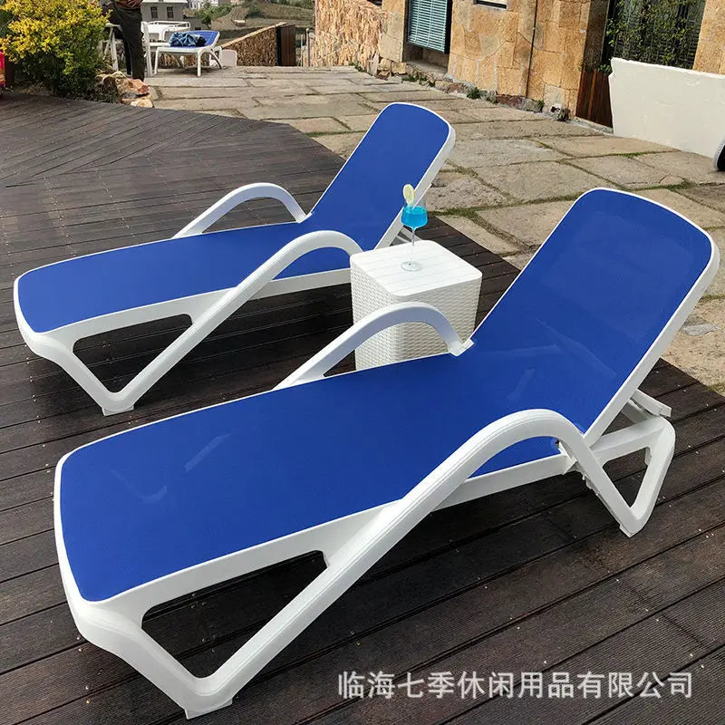 Outdoor pool loungers Hot spring Hammam bathroom Plastic leisure bed Internet celebrity bed Beach amusement park hotel bed
