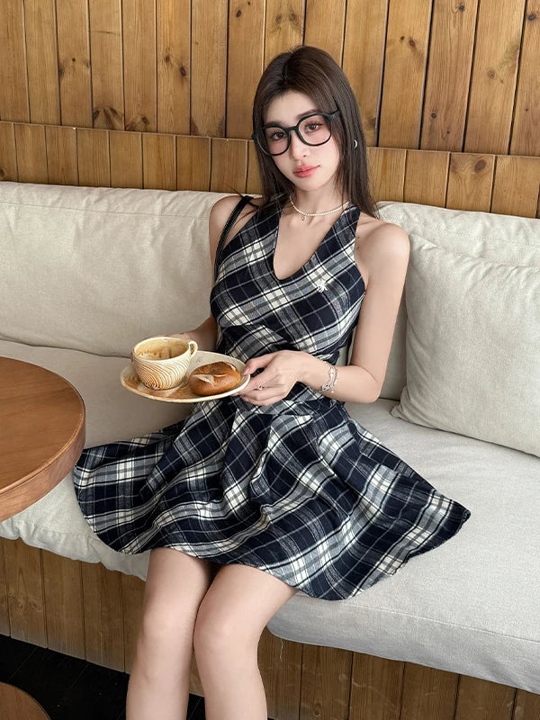 Retro Bla White Plaid Dr Women's V Ne Svel Pleated ort Skirt Sweet And Spicy Waist Cinching Ci Walk Summer