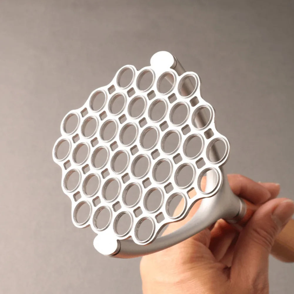 Manual Potato Masher Aluminum Potato Ricer Kitchen Vegetable Masher with Wood Handle Fruit Garlic Food Crusher Kitchen Gadgets