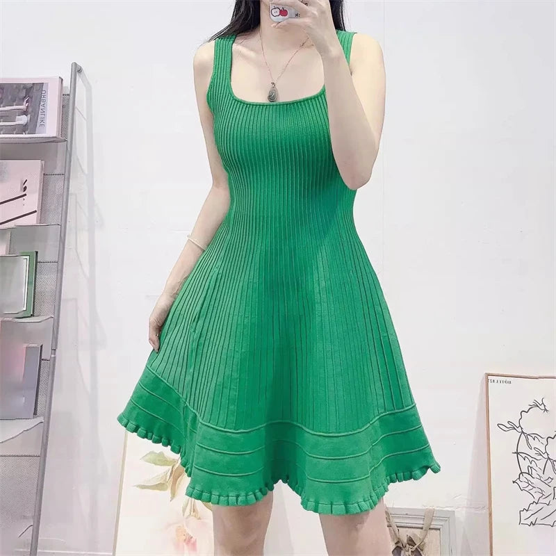 2026 Summer New Women's Square Neck High Waist Suspender Dress, Fashionable Casual Vacation Style, Waist Pockets, A-line Skirt