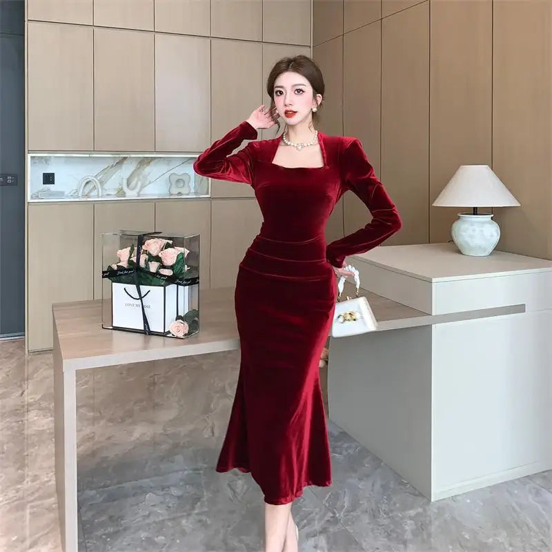 Socialite's Golden Velvet Fish Tail Long Dress Women's Red High-end Temperament Waist Cinching Dress Light Luxury Hip Hugging