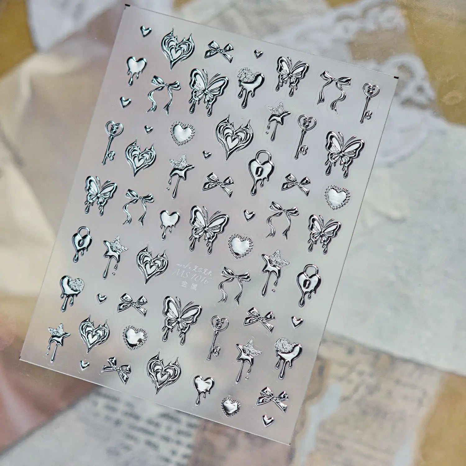 Cute Shiny Stars Chain Nail Stickers Gold and Silver Wavy Star Lines Self Adhesive Nail Stickers for Summer Nail Art Decoration