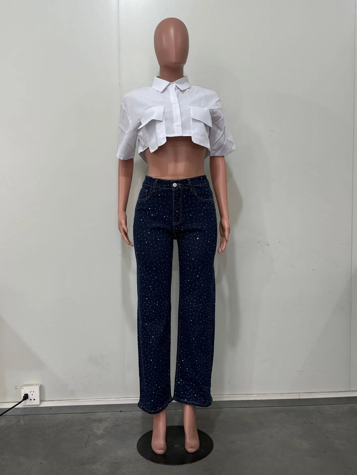 Women's Outfit Featuring Diamond-studded Washed Denim Pants Women's High-waisted Straight-leg Pants, and "hot Girl" Style Pants.