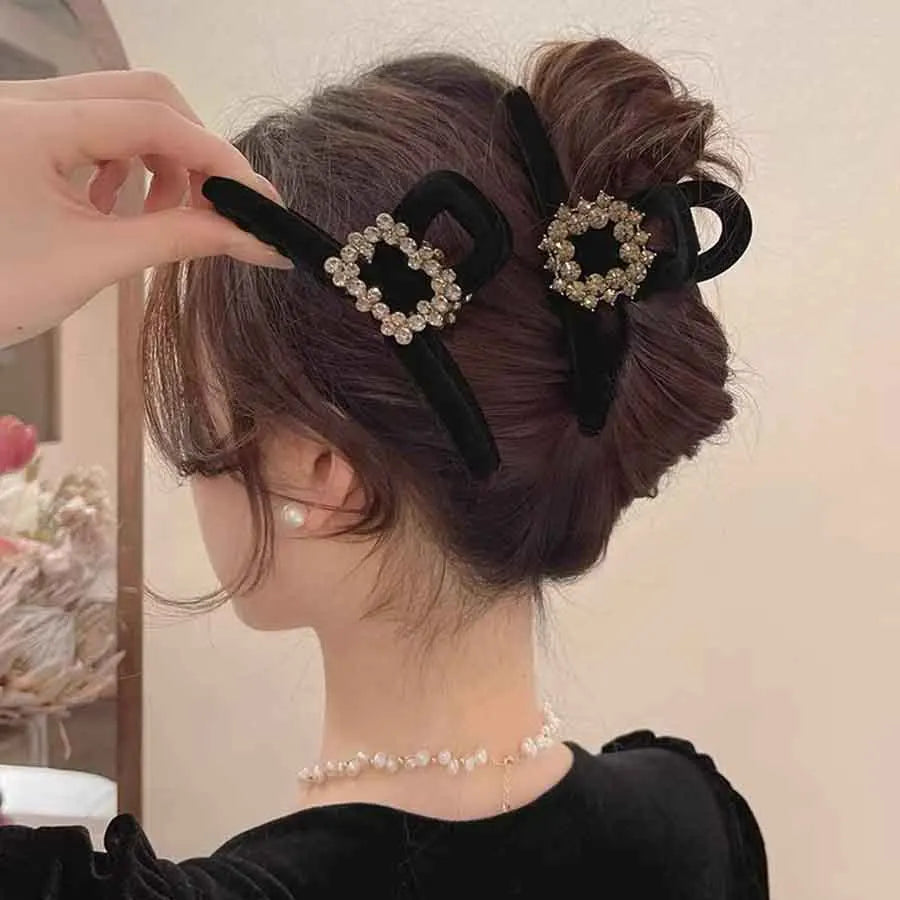 Black Flocking Rhinestone Hair Clip for Women Elegant High Ponytail Shark Clip Fashion Girls Hair Clamp