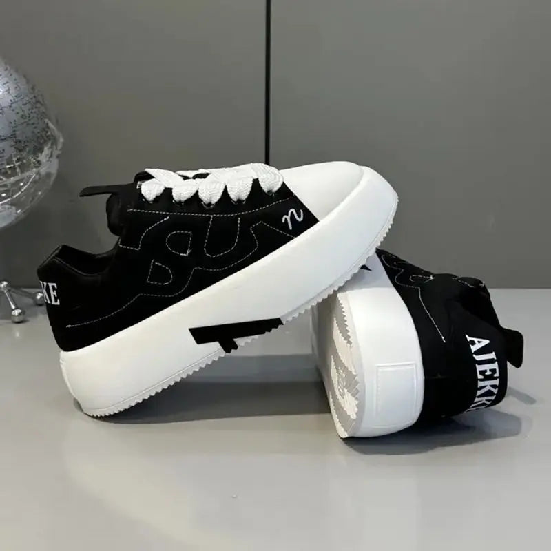 2025 Autumn New Men's Sneakers Round Head Lace-Up Casual Shoes Solid Color Fashion Platform Trend Board Shoes zapatillas hombre