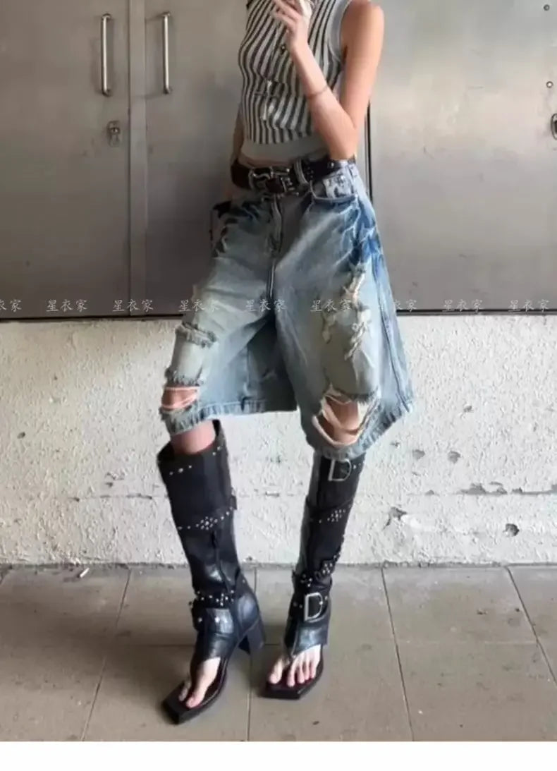Women's Retro Old Washing Wide-leg Five-point High Street Design Ripped Denim Shorts