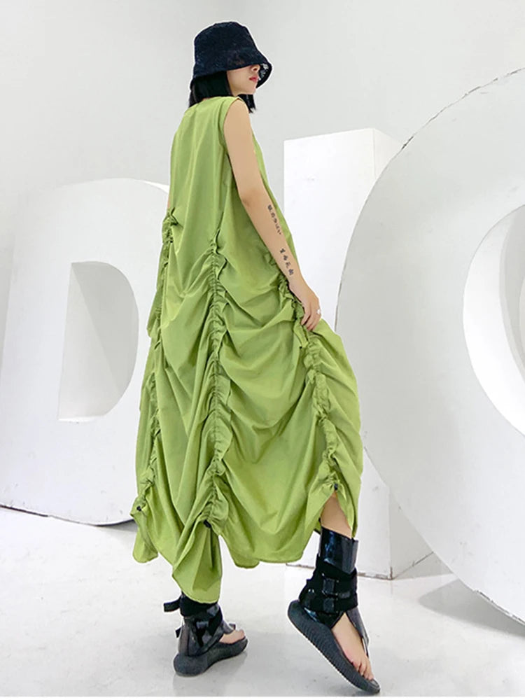 [EAM] Women Green Pleated Drawstring Long Irregular Vest Dress New Round Neck Sleeveless Fashion Tide Spring Summer 2026 1DJ2512