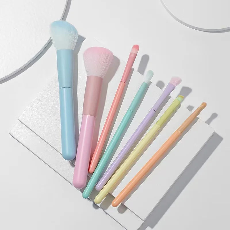 A full set of makeup tools including 7 colored makeup brushes, loose powder, contouring, eyeshadow, eyebrow brushes, etc