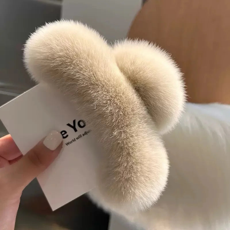 Oversized Plush Winter Clips For Thick Hair | Back-Of-The-Head Bun Styles | Soft And Warm Rabbit Fur Hair Accessories For Women