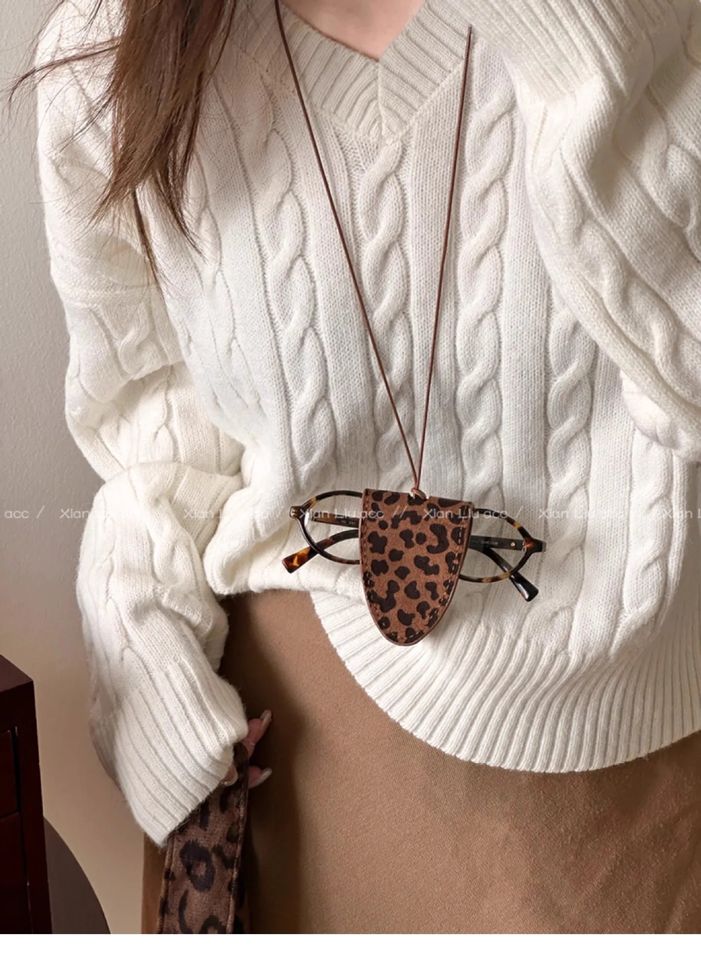 Leopard Print Eyeglasses Storage Bag Durable Hanging Neck Clip Easy Access Protection Simple Pendant Design