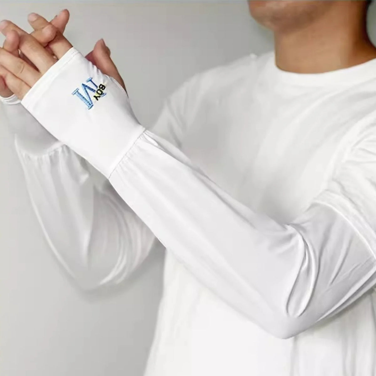 1 Pair Mens Ice Arm Sleeves Sunscreen Elastic Driving Gloves Outdoor UV Protection Arm Cover Sleeves Lightweight Cool Muff New