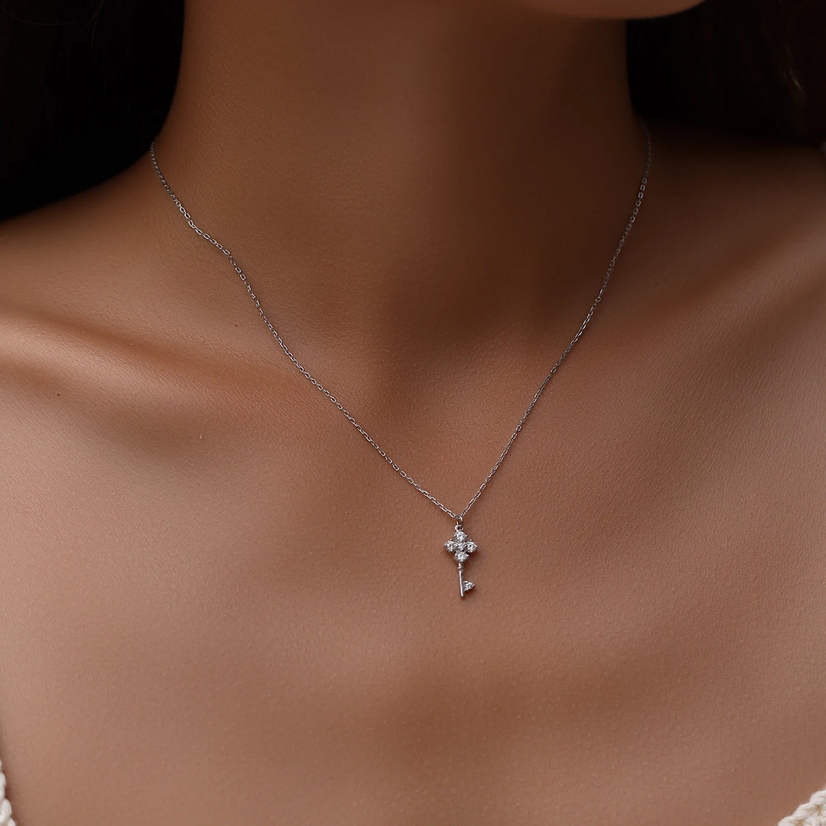 MODIAN D Color Moissanite Four Leaf Clover Key Pendant Necklace 925 Sterling Silver Lab Diamond Chain Fine Jewelry For Women