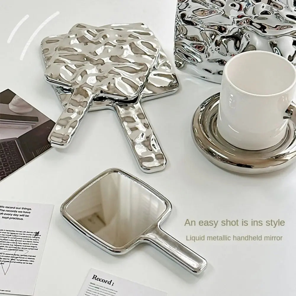 Beauty High Definition Handheld Mirror Liquid Shape Silver Makeup Mirror Fashion Travel Vanity Mirror Household