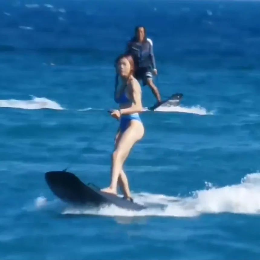 Carbon Motorized Electric Surfboard, 50km/h Fast Speed, Single Rider Max 150KG, Custom Color Offshore Water Jet Surf Equipment