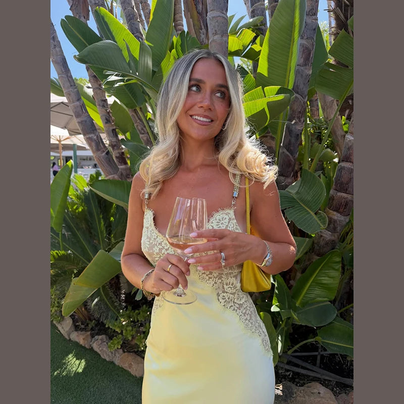 Lace Patchwork Satin Maxi Dress For Women Butter Yellow V Neck Sleeveless Vestidos Adjustable Rhinestone Straps Evening Dresses