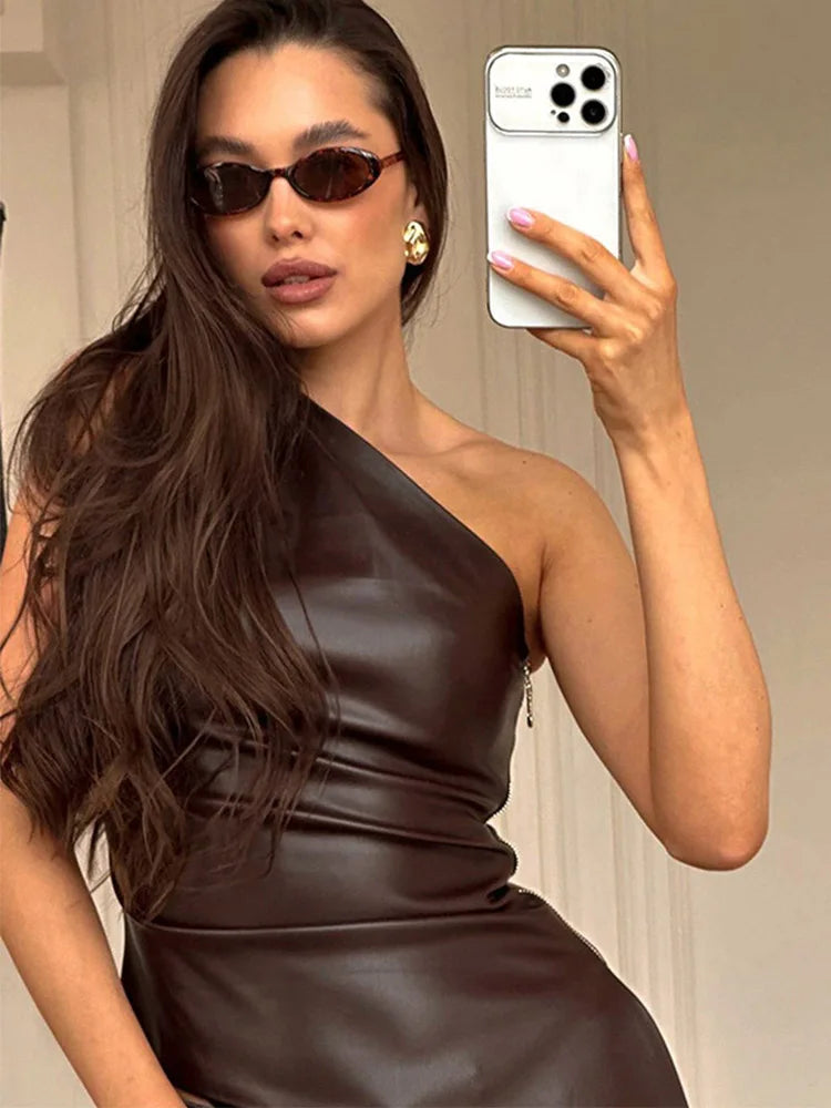 Pure Color Slim One-Shoulder Sleeveless Jacket with Slanting Collar And Zipper for Women Fall Winter 2025 Fashion Show Thin