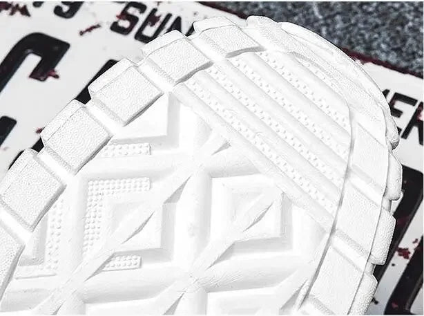 Men's High Top Sneakers 2025 New Canvas Shoes Fashion Male High Top Casual Skateboarding Vulcanized Shoes Brand Comfort Sneakers