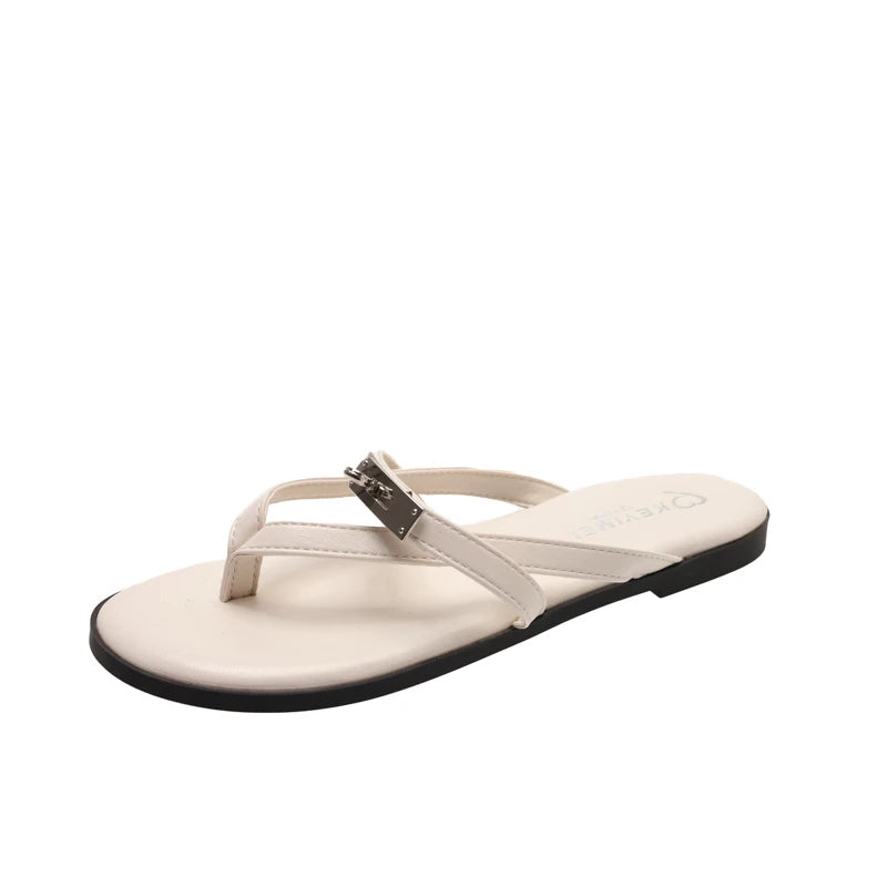 2026 New Fashion Casual Slip-On Flat Bottom Sandals with Lock Buckle for Beach Vacation Women Breathable Comfortable PU Leather
