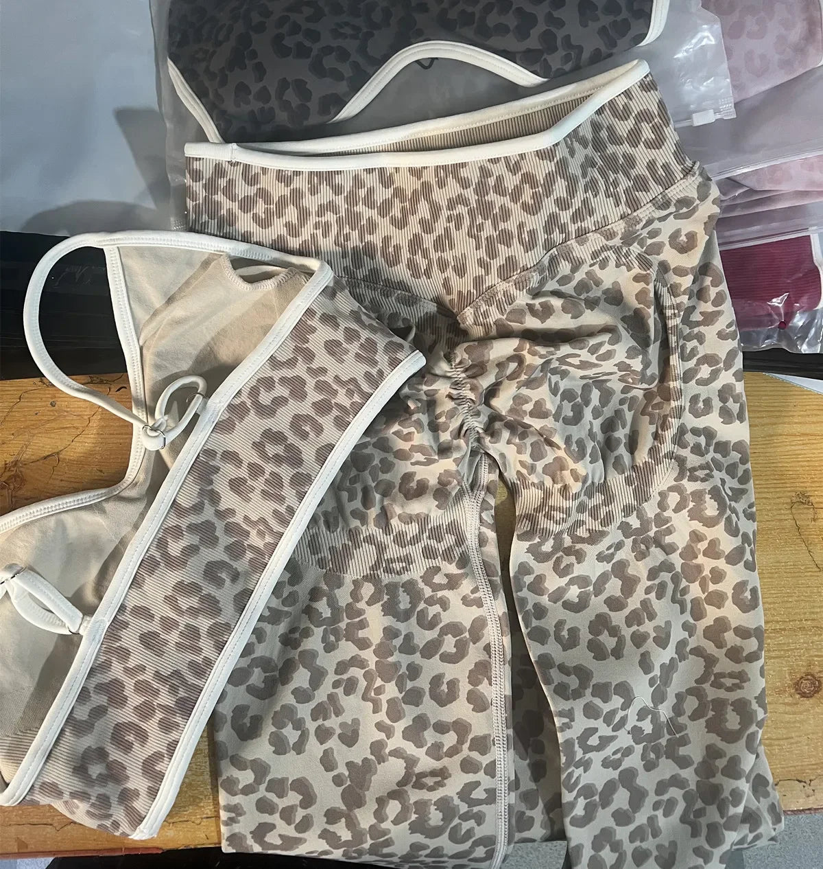 Scrunch Seamless Tights Leopard Seamless Yoga Pants Squat Proof High Elasticity Fitness Shorts Running Workout Legging XP269