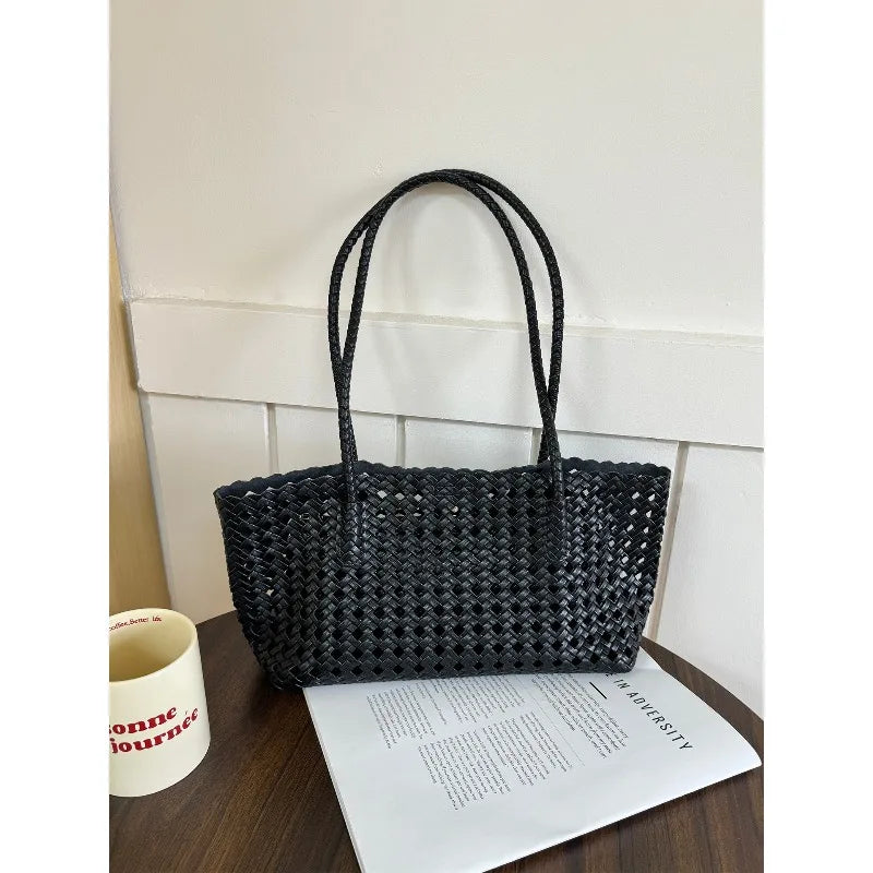 2026 New Fashion Hollow Out Woven Tote Bag for Women Large Capacity Commute Single Shoulder Handbag for Summer