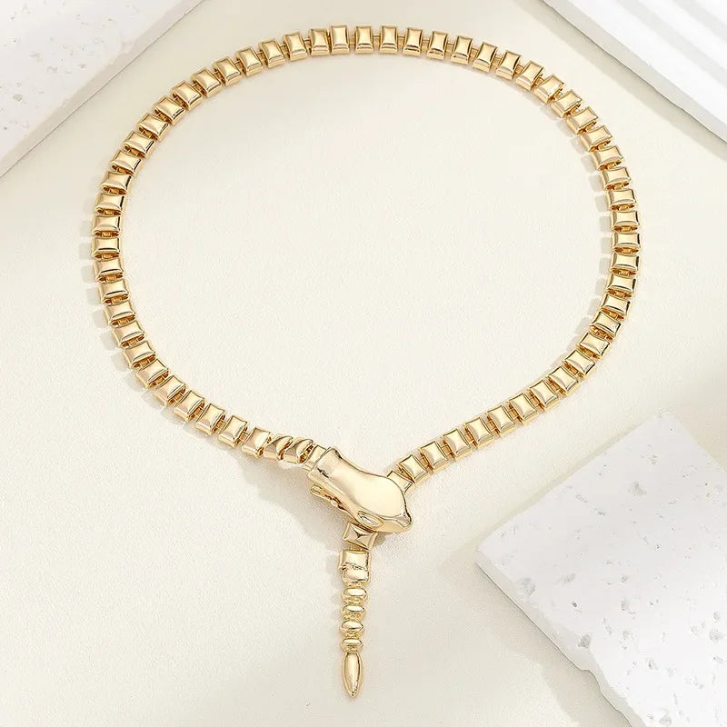 Modern Jewelry European and American Design Metal Snake Necklace For Women Party Gifts Modern Accessories Hot Selling