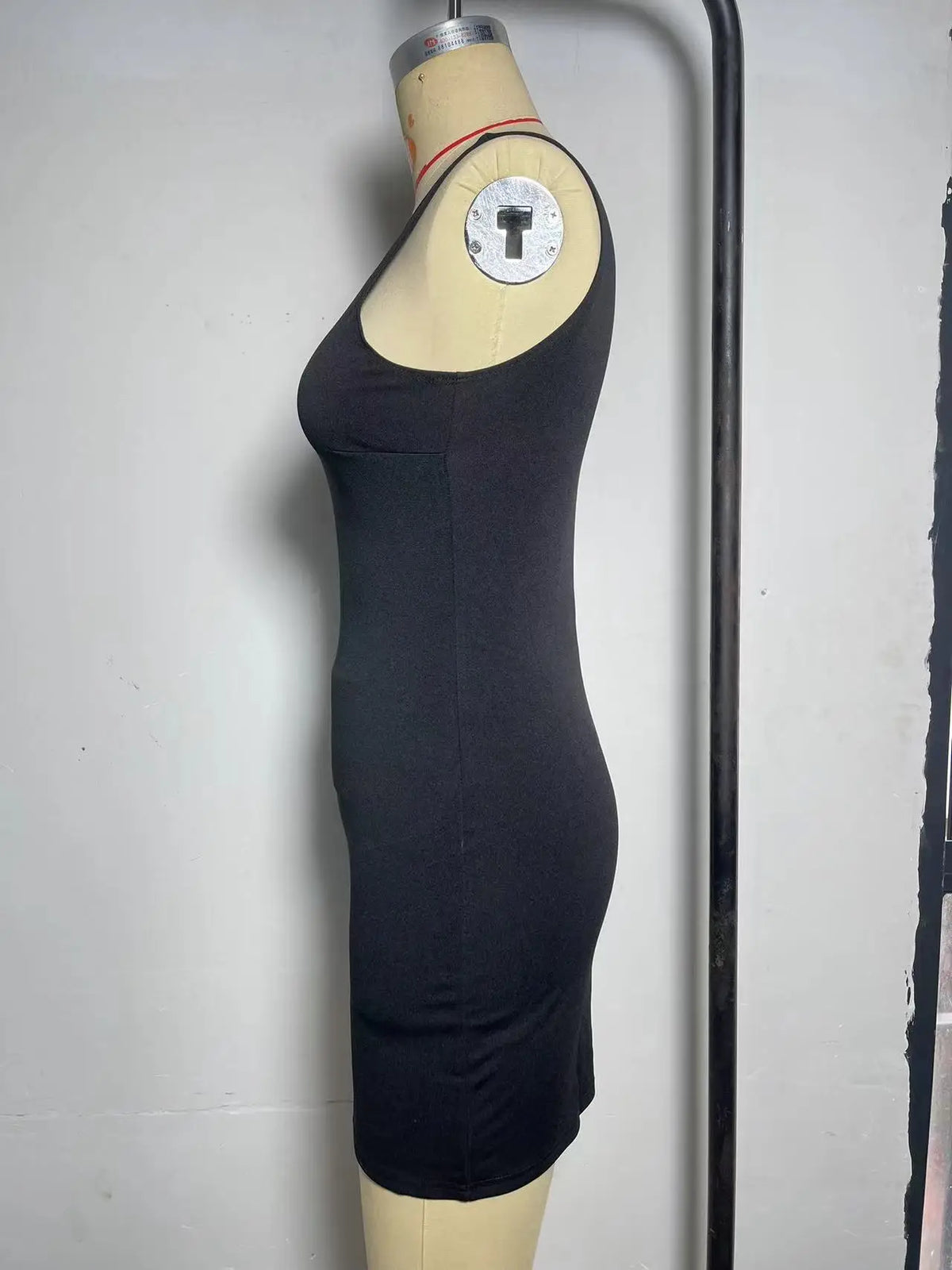 2026 New Women's Casual Bodycon Mini Dress Solid-colour Sleeveless Crew-neck Slip Dress, Party, Date or Dinner Short Skirt