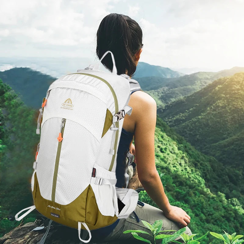 35L Outdoor Backpack Large Capacity Hiking Backpack Lightweight Mountaineering Climbing Bag for Travel Daypack for Trekking