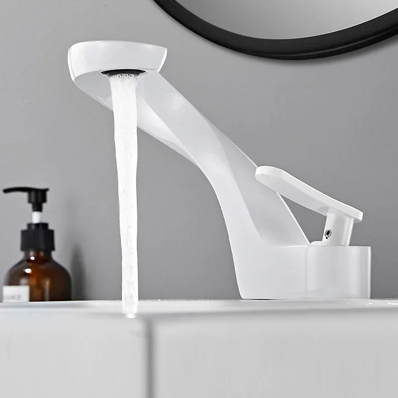 Luxury Bathroom Faucet Curve Single Handle Wash Basin Sink Faucet Hot And Cold Water Sink Mixer Tap Brass Deck Mounted Torneira